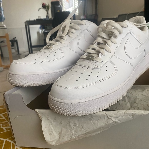 MENS Airforce One’s-size 13 - Picture 2 of 6
